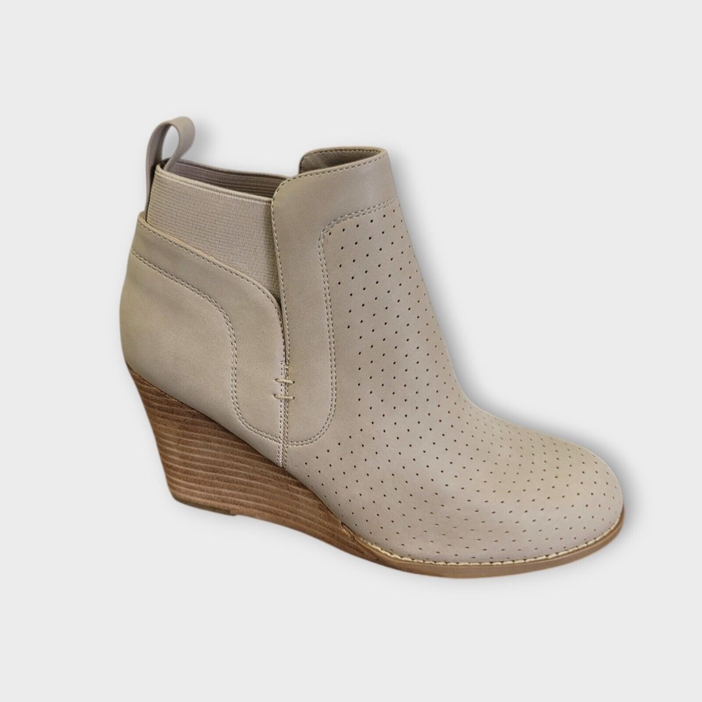 DV Dolce Vita Gerdy Wedge Booties Women 7.5 Taupe Beige Perforated
